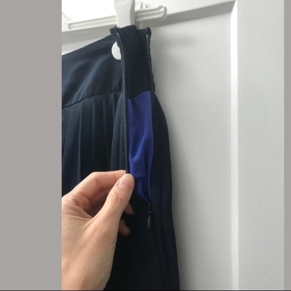 LOFT Women’s Pleated Flowy Full Skirt Two Tone - Picture 4 of 8